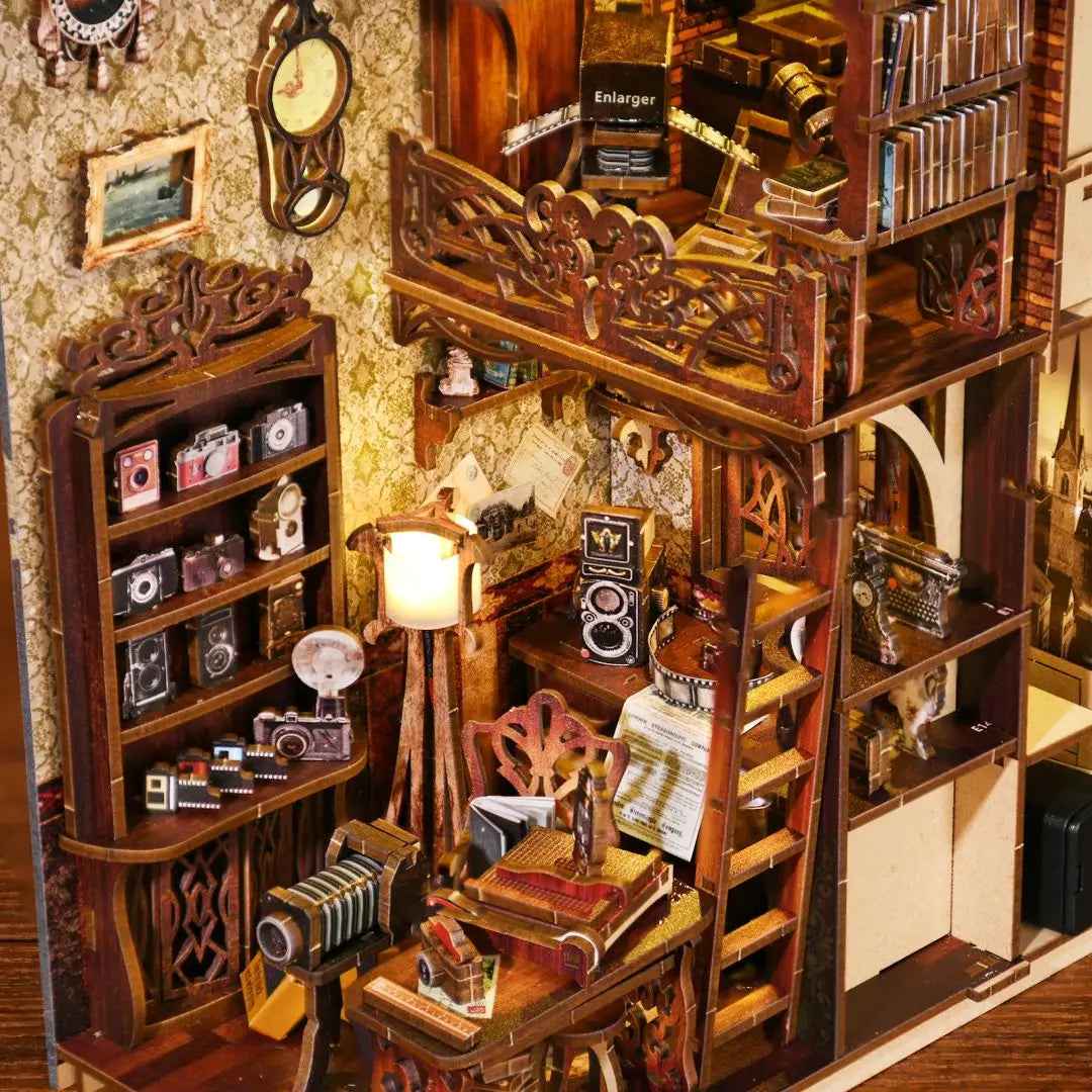 Wooden Puzzle Miniature House Kit For Bookshelf